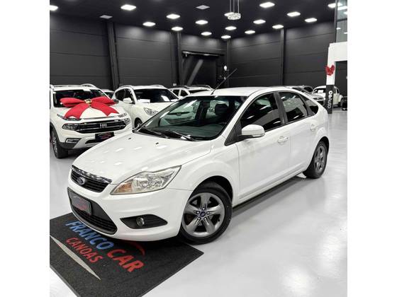 FORD FOCUS 1.6 GLX 16V FLEX 4P MANUAL FORD FOCUS 1.6 GLX 16V FLEX 4P MANUAL